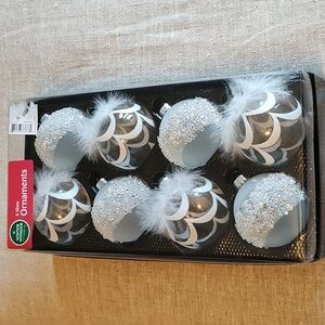 8 GLASS ORNAMENTS (WHITE CHRISTMAS)